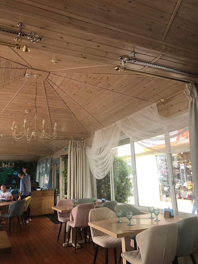 Grand Fish Veranda