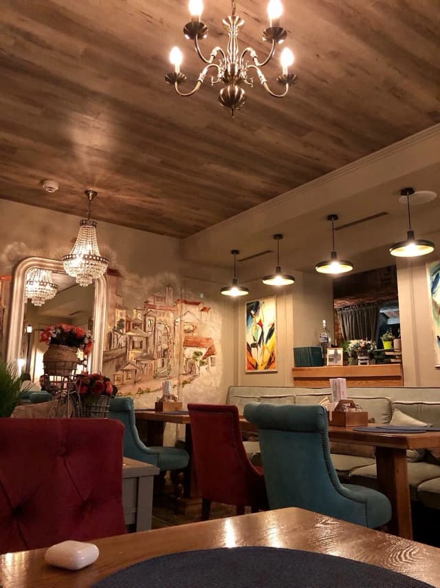 Baton Restaurant and Coffee Shop