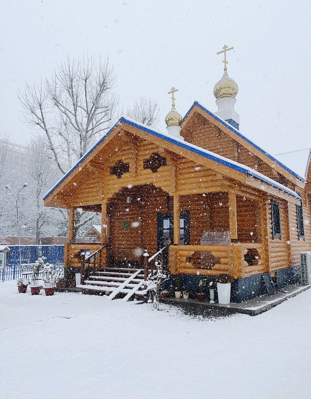 Церковь Введения ВО храм Пресвятой Богородицы с храмом святителя Григория, просветителя Великой Армении