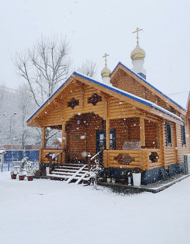 Церковь Введения ВО храм Пресвятой Богородицы с храмом святителя Григория, просветителя Великой Армении