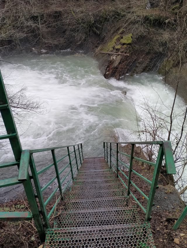 Водопады реки Жане