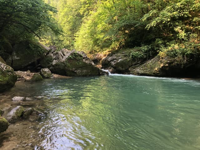 Водопад Шестиметровка