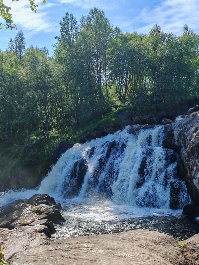 Лавнинский водопад