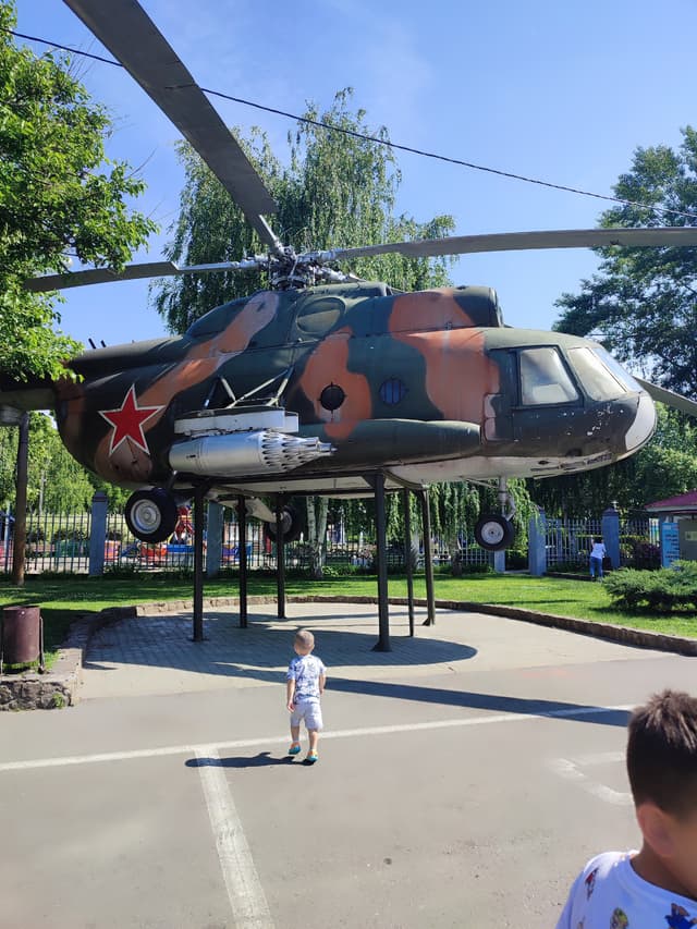 Открытая площадка музея военной техники