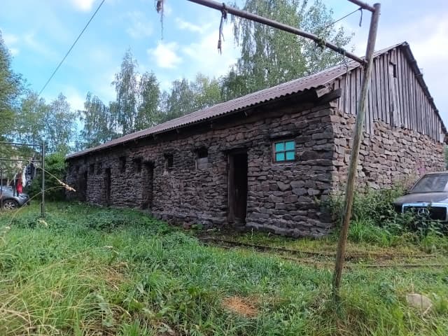 Каменный сарай
