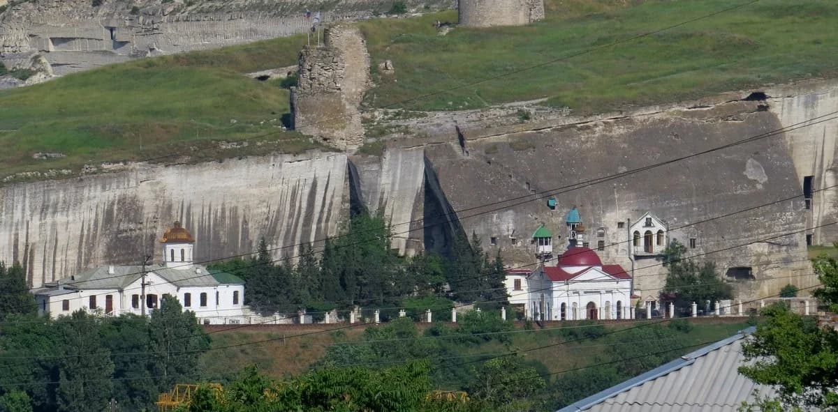 Инкерманский пещерный монастырь