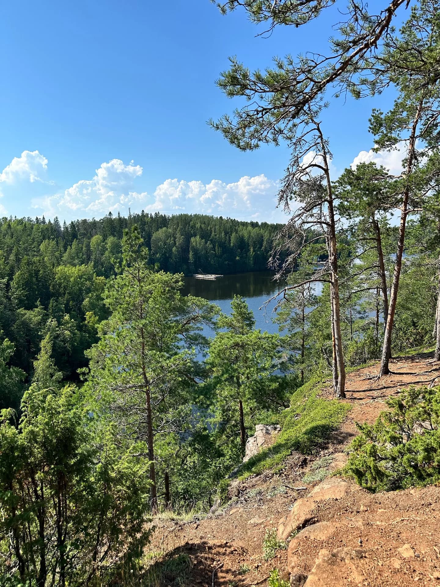 Гора Красная