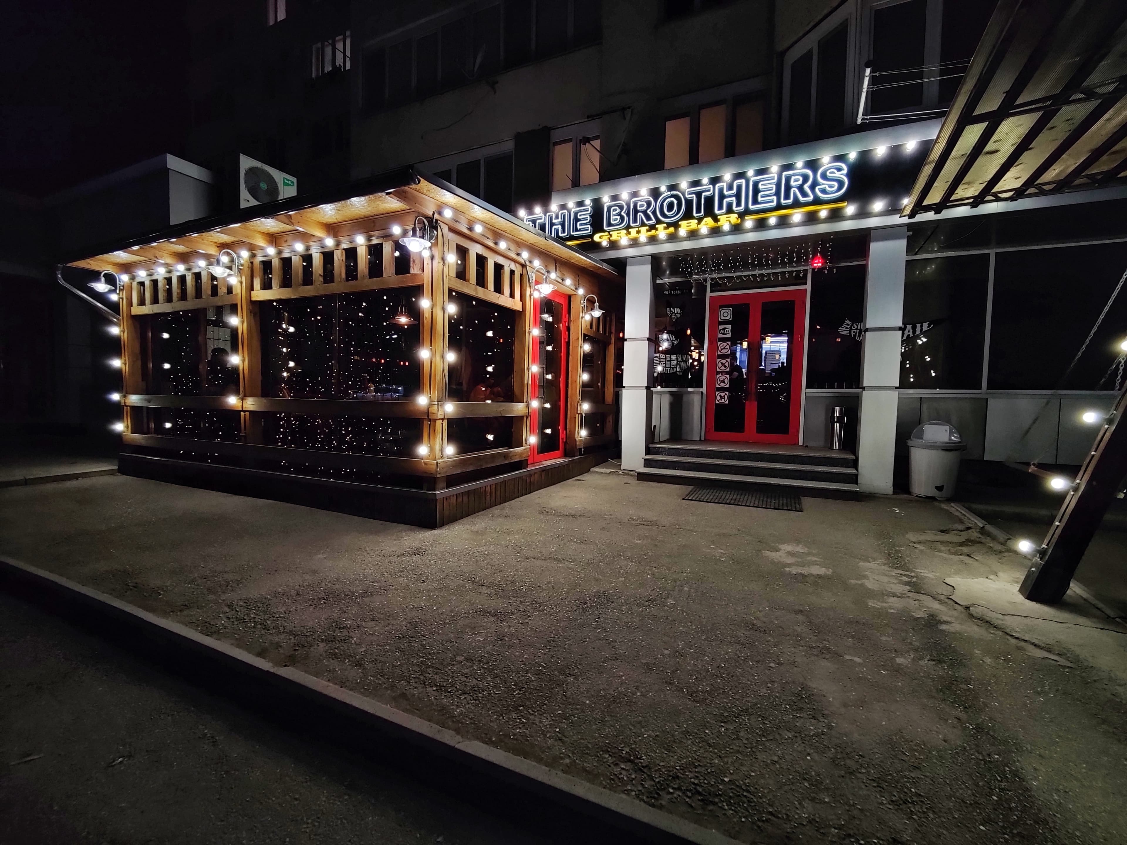The Brothers grill bar