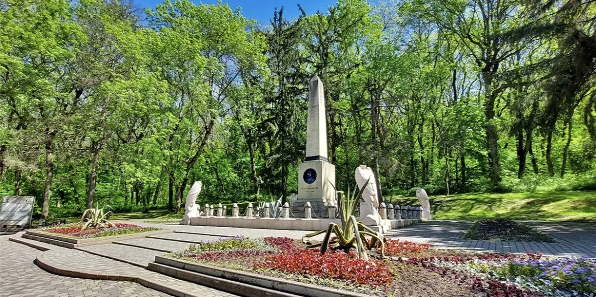 Место дуэли М. Ю. Лермонтова — что посмотреть
