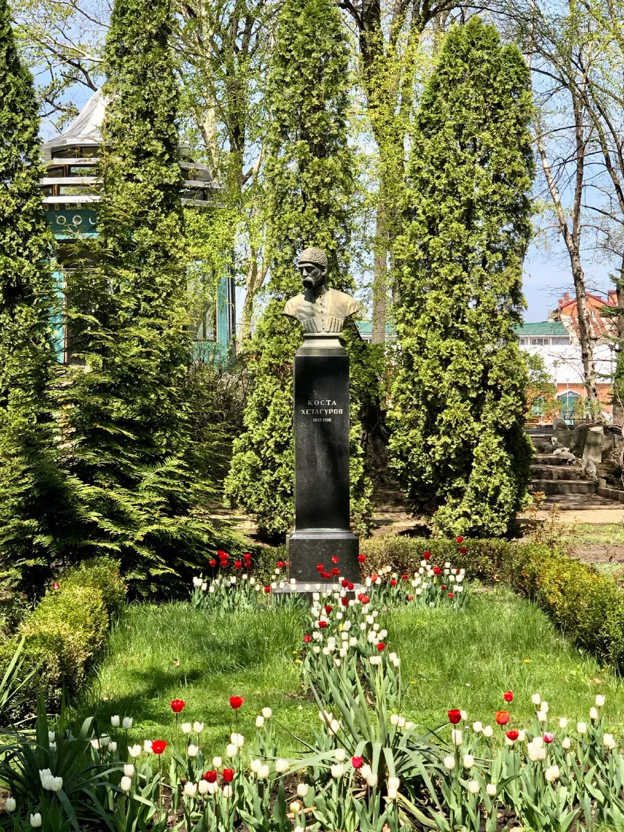 Парк культуры и отдыха имени Коста Хетагурова — окрестности