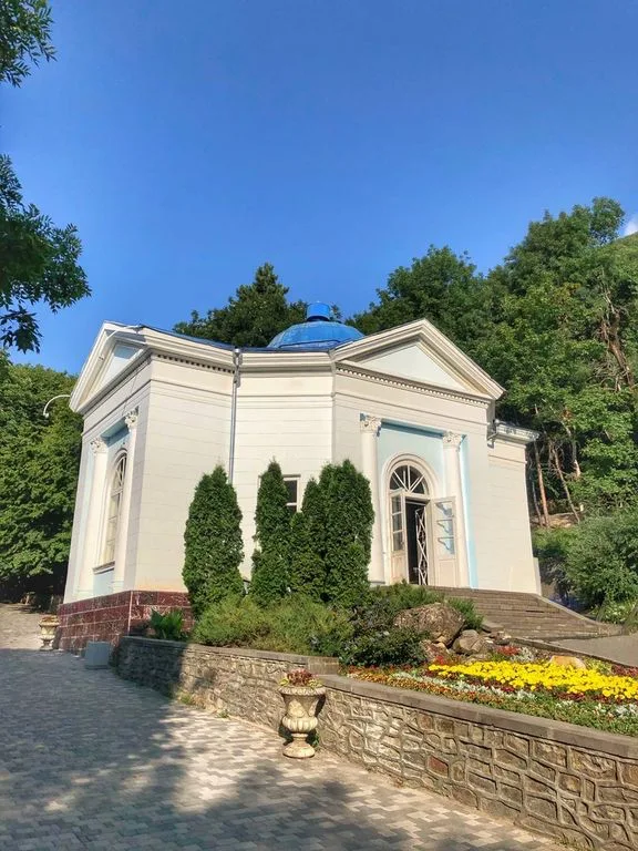 Славяновский источник в Железноводске — фото изнутри
