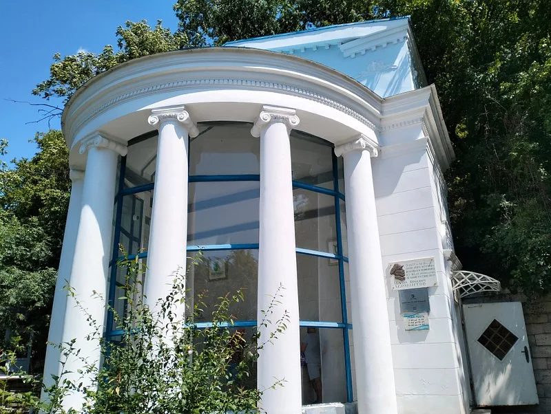 Лермонтовский источник в Железноводске — фото изнутри