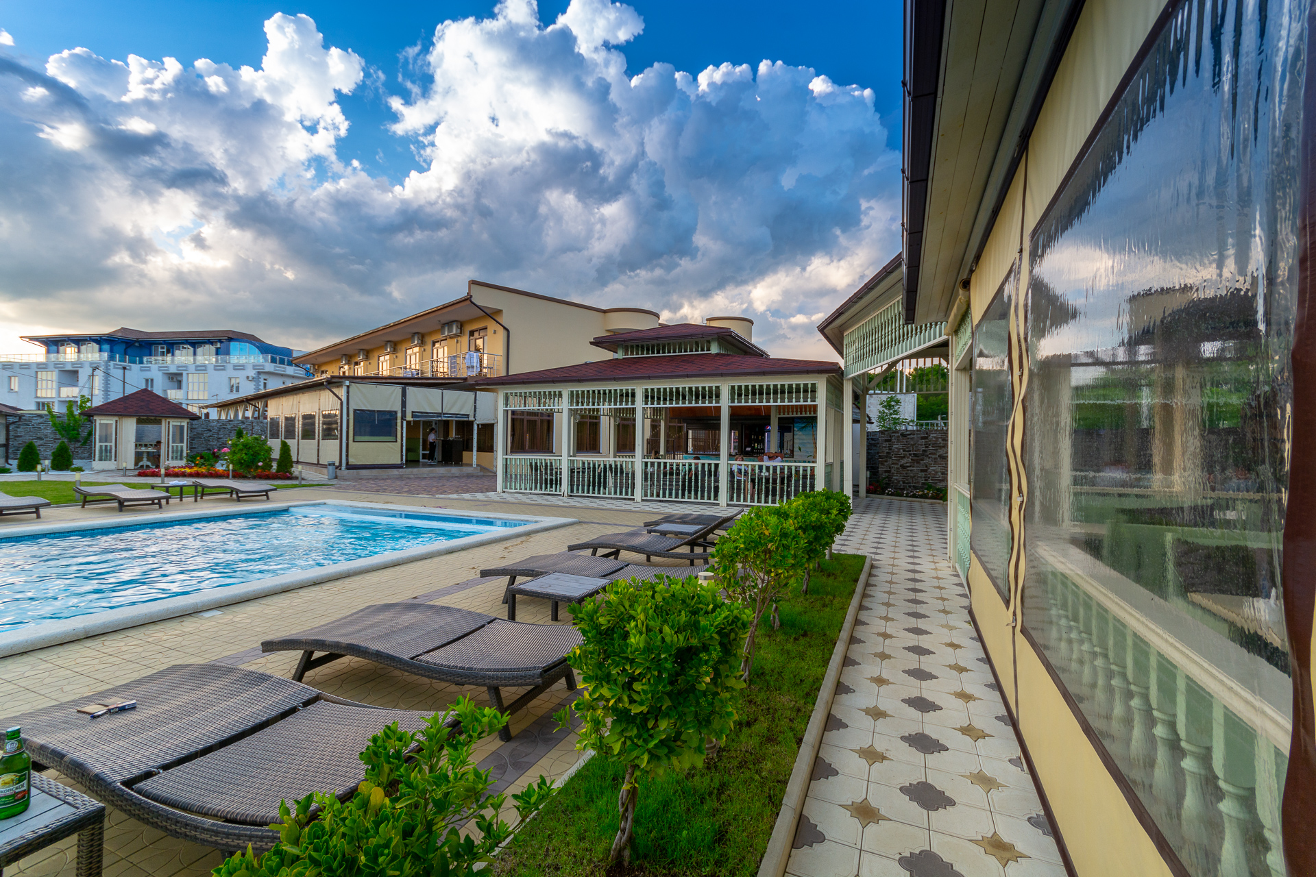 Complex Grand Paradise