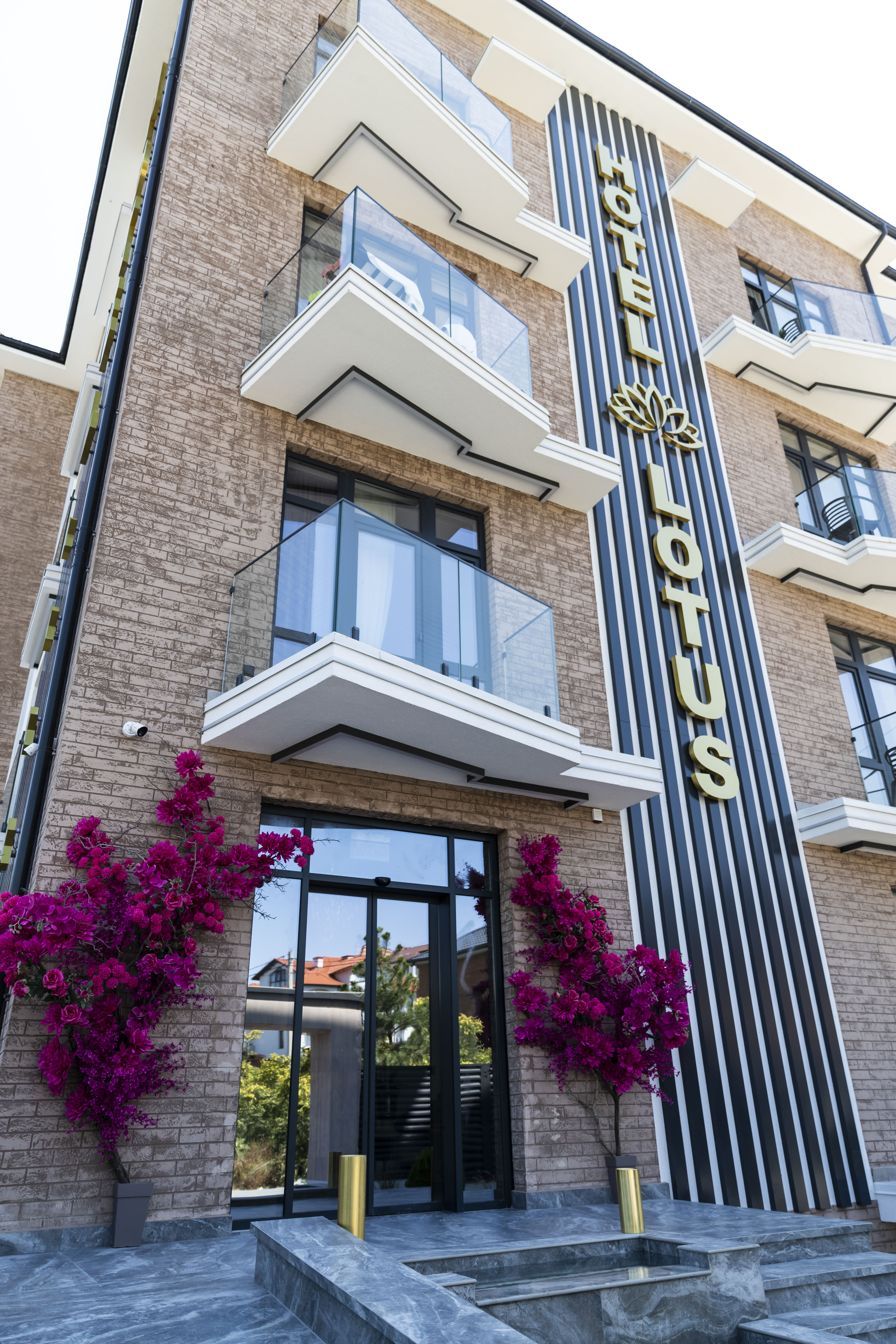 Golden Bistro
