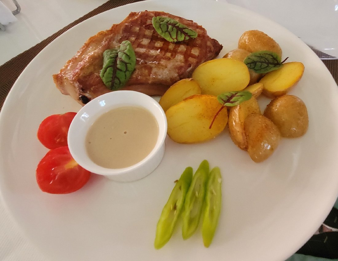 Lexx Restaurant