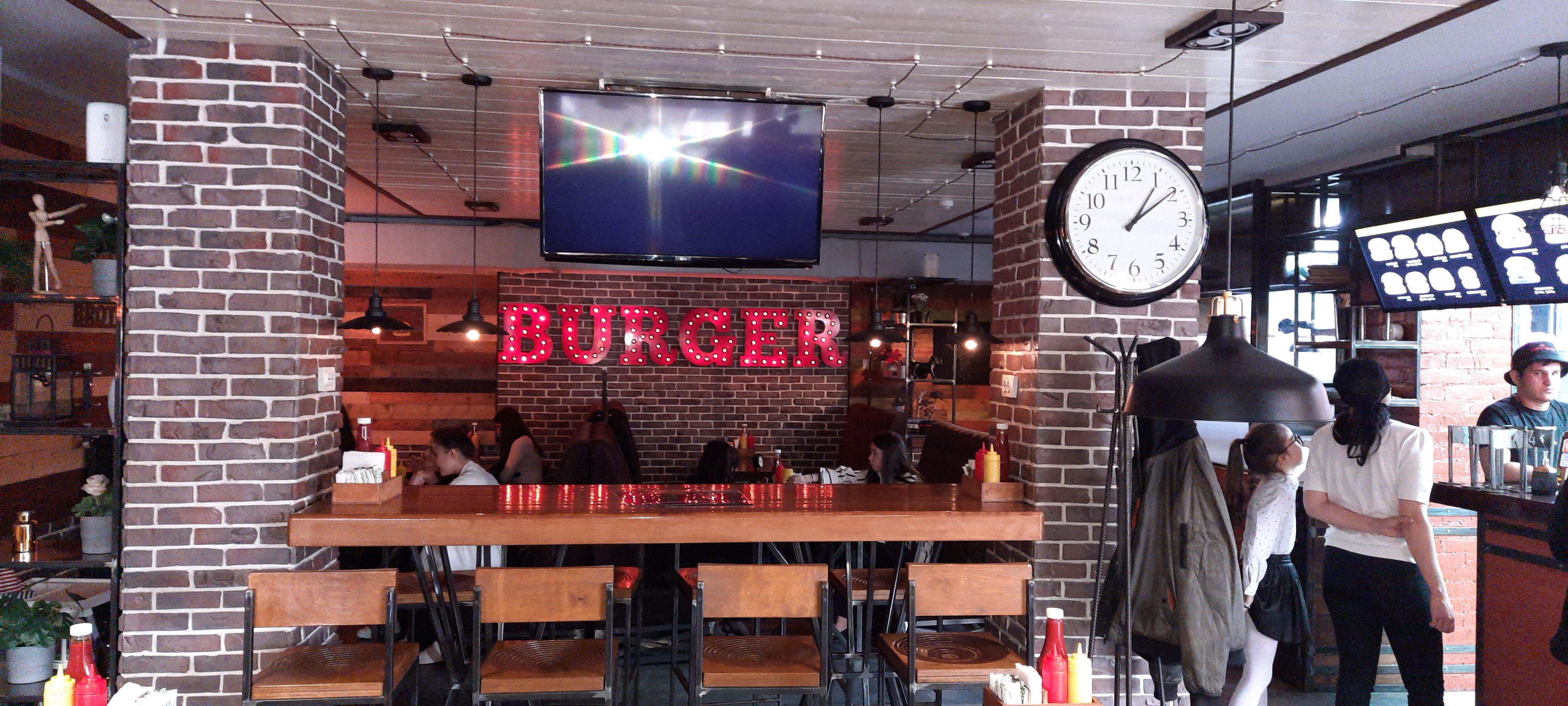 The Brothers grill bar