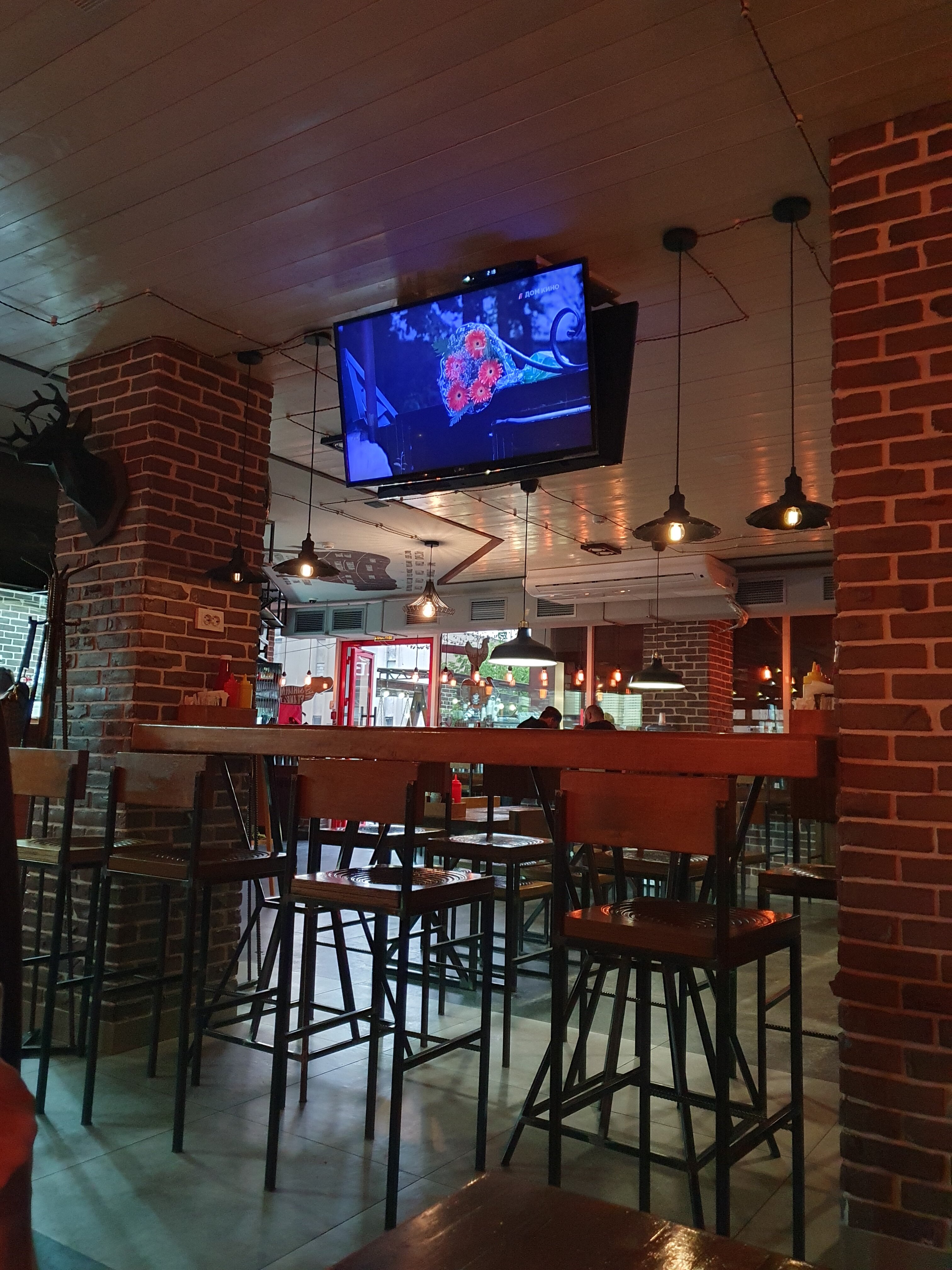 The Brothers grill bar